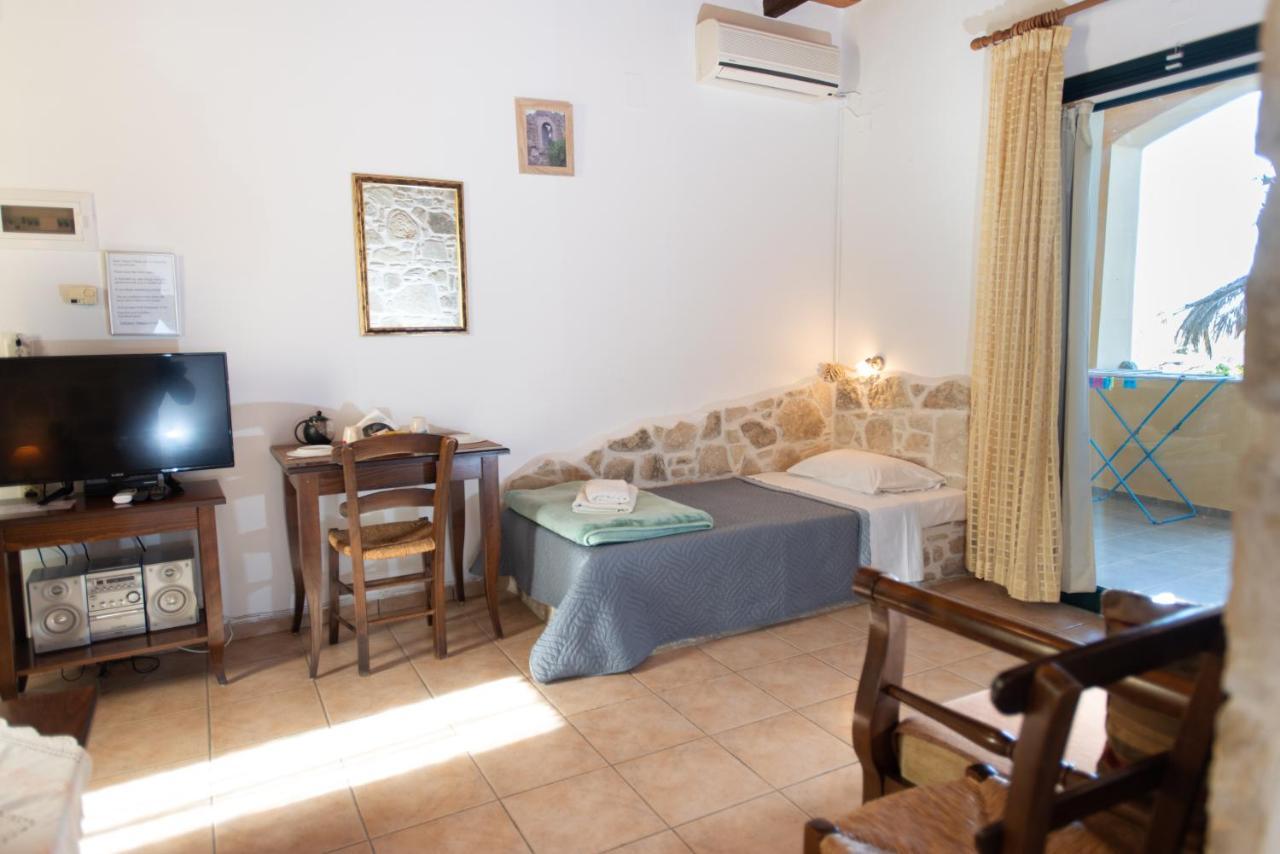 Sivas Apartments-Studios,Sigelakis With Very Nice View Екстериор снимка