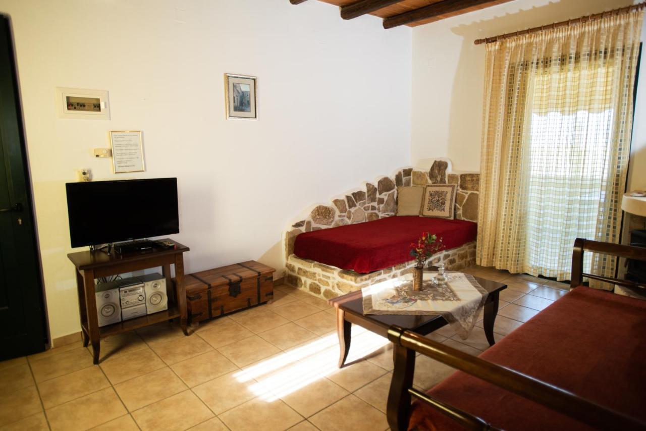 Sivas Apartments-Studios,Sigelakis With Very Nice View Екстериор снимка