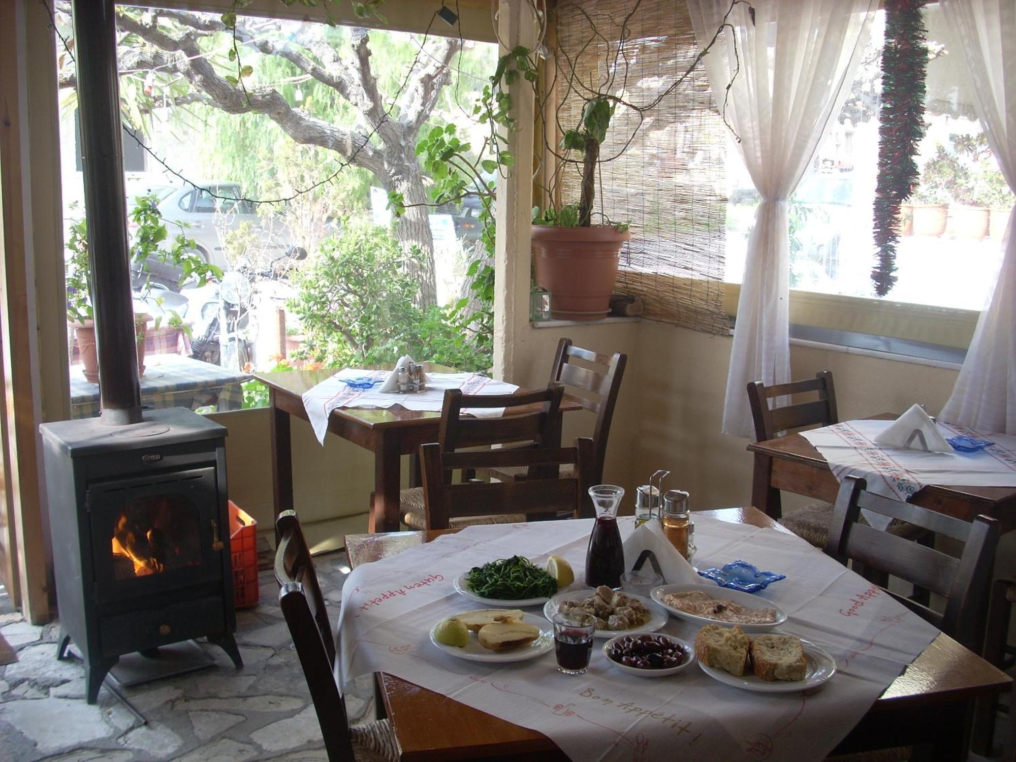 Sivas Apartments-Studios,Sigelakis With Very Nice View Екстериор снимка