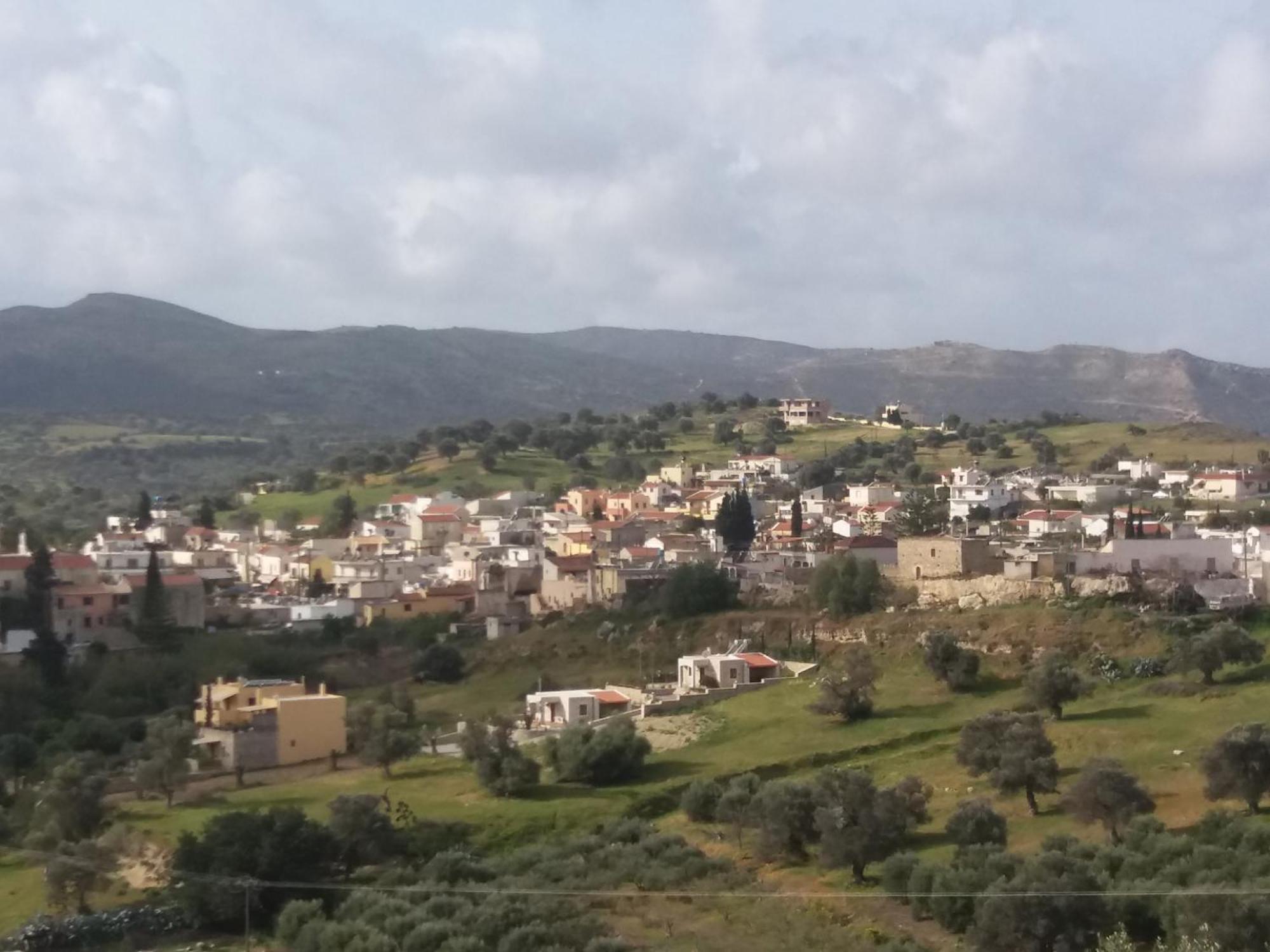 Sivas Apartments-Studios,Sigelakis With Very Nice View Стая снимка