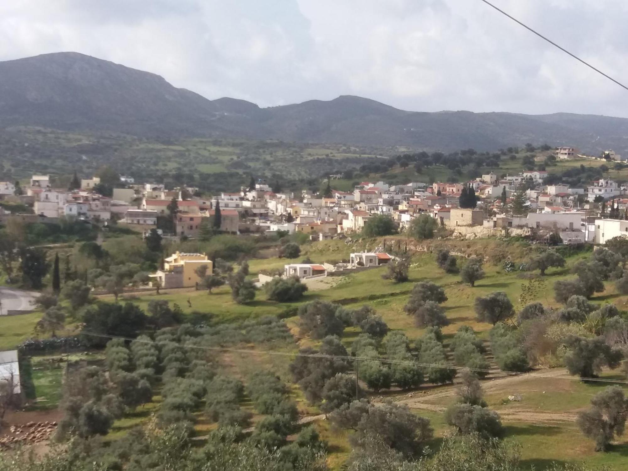 Sivas Apartments-Studios,Sigelakis With Very Nice View Стая снимка