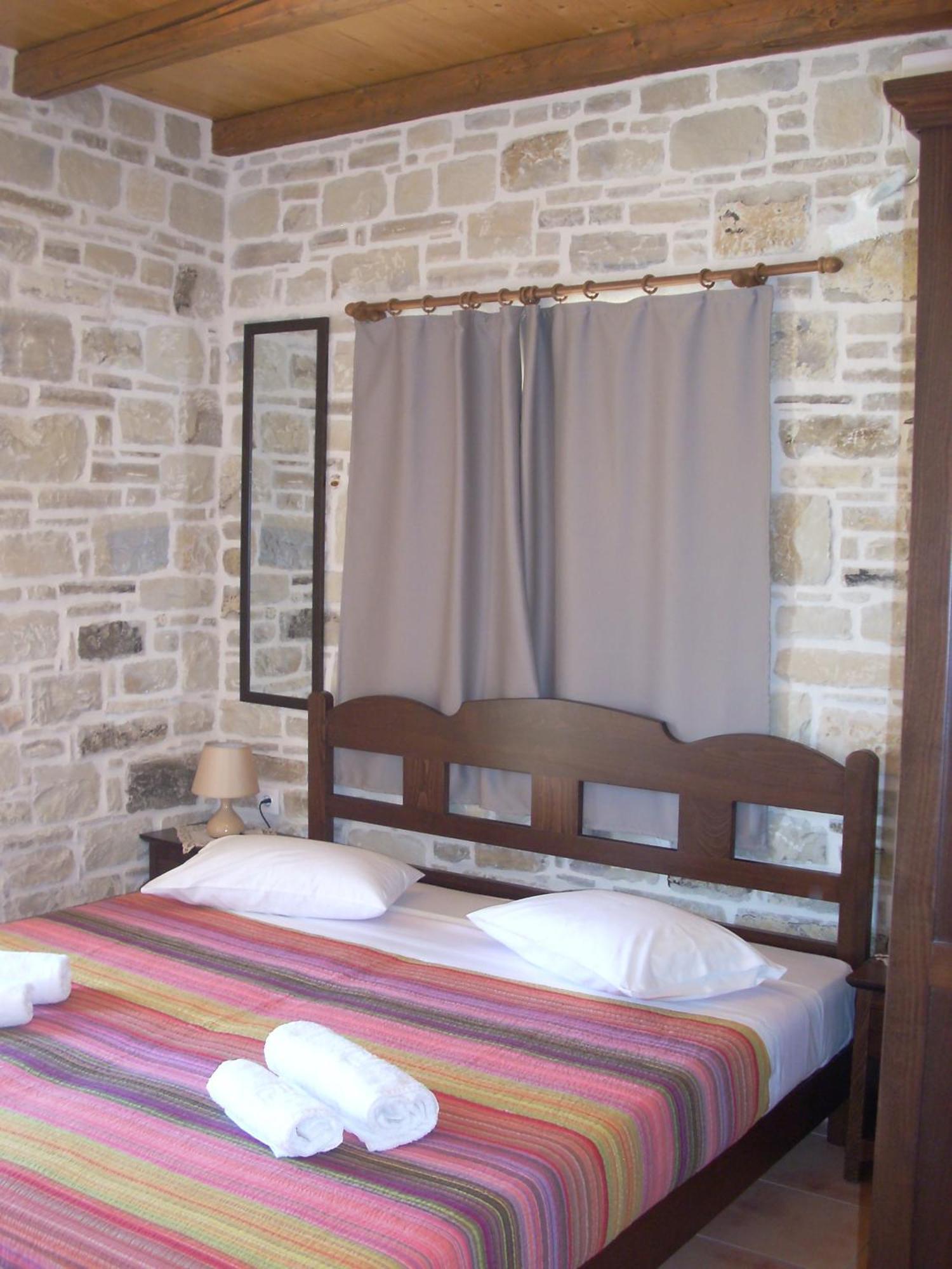 Sivas Apartments-Studios,Sigelakis With Very Nice View Стая снимка