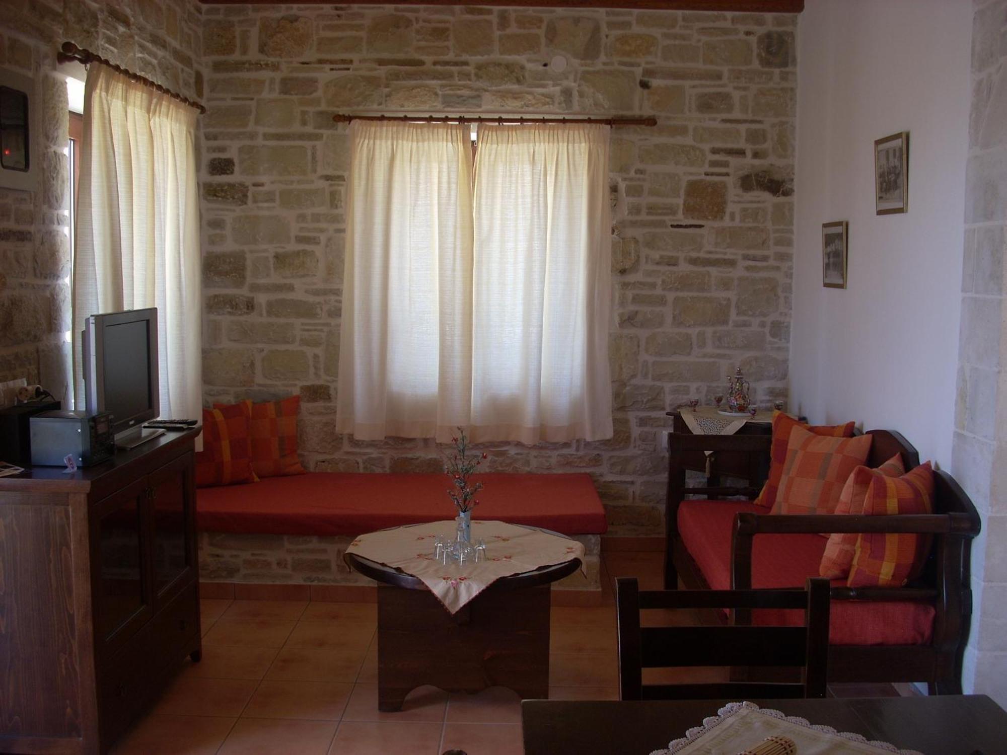 Sivas Apartments-Studios,Sigelakis With Very Nice View Стая снимка
